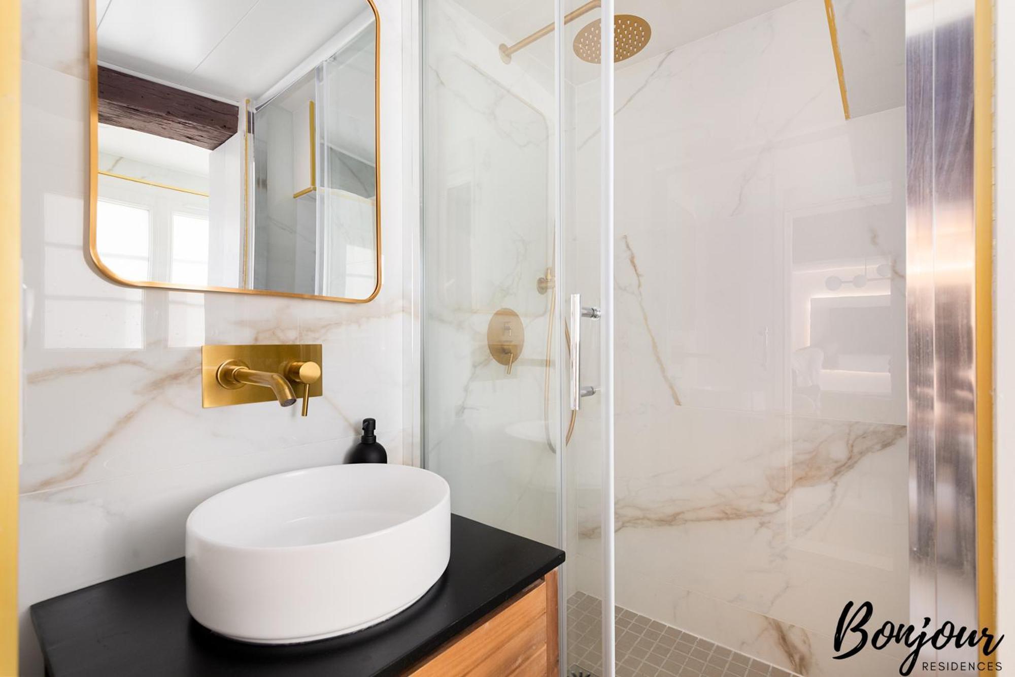 Super - Marais Designer One-bedroom - Free Parking