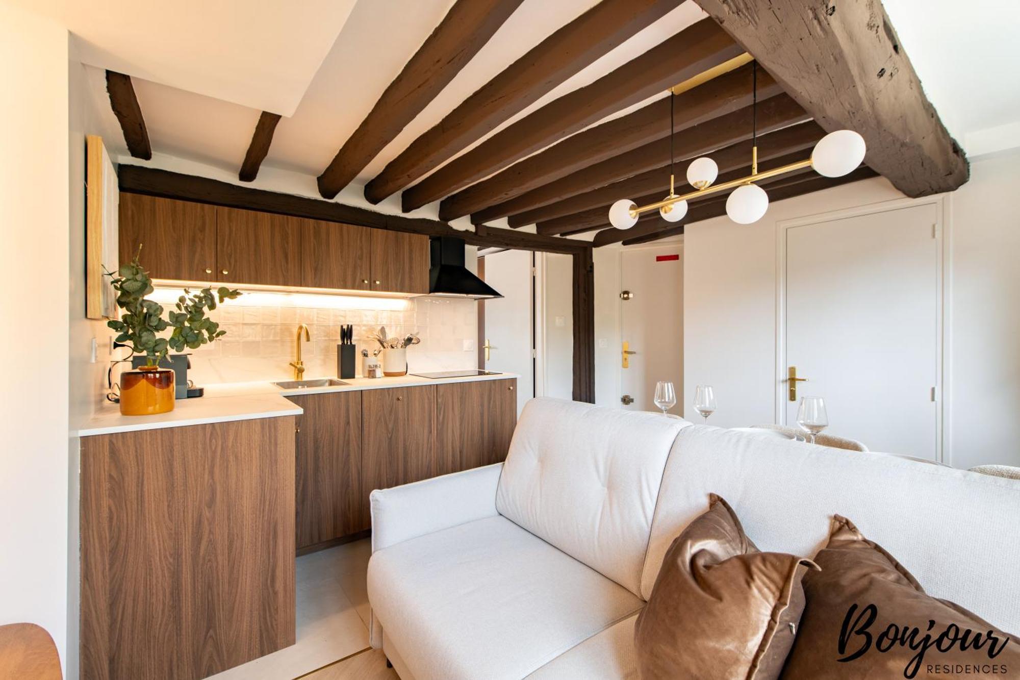 Super - Marais Designer One-bedroom - Free Parking Apartment *