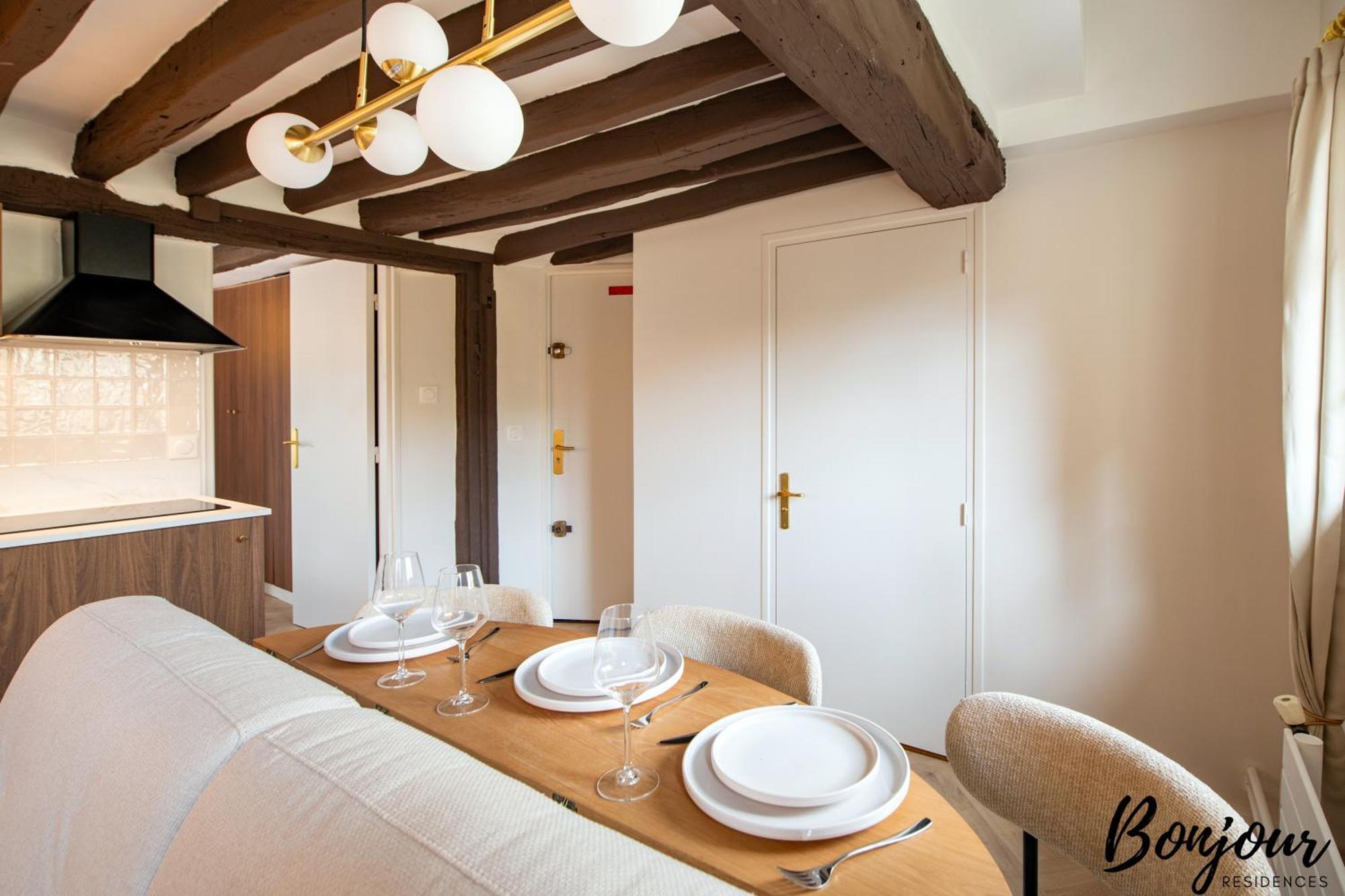 Super - Marais Designer One-bedroom - Free Parking *