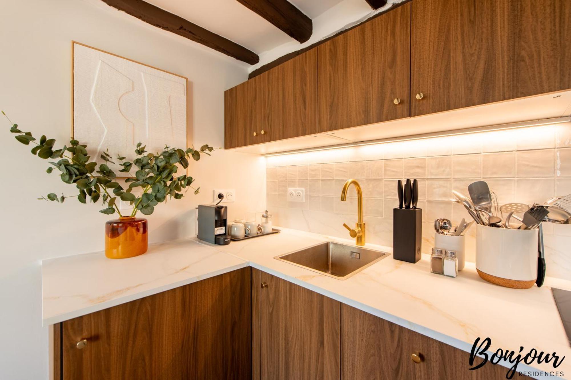 Apartment Super - Marais Designer One-bedroom - Free Parking
